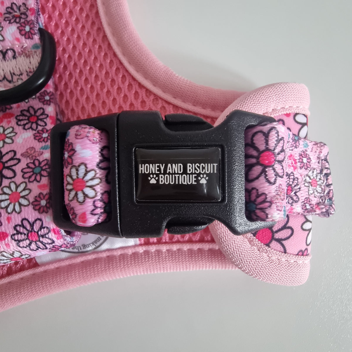 Pups A Daisy Pink– Adjustable Floral Dog Harness (No Pull)