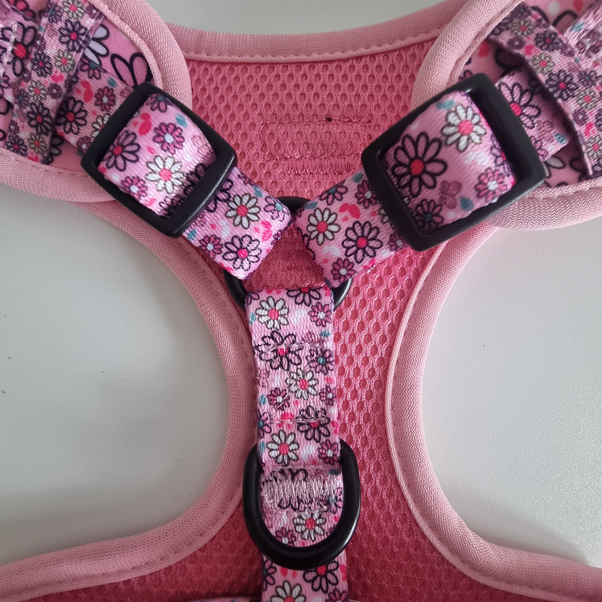 Pups A Daisy Pink– Adjustable Floral Dog Harness (No Pull)